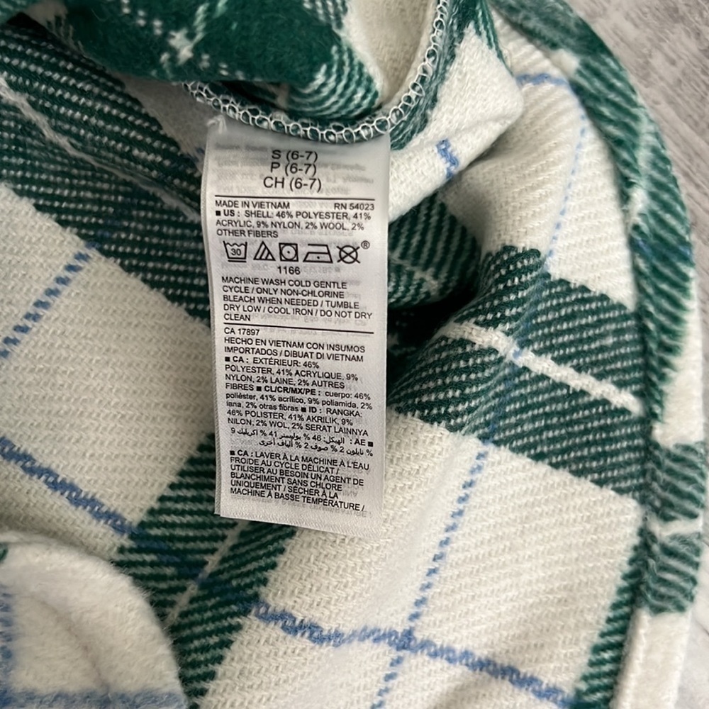 Old Navy Plaid Shacket - Picture 3 of 5